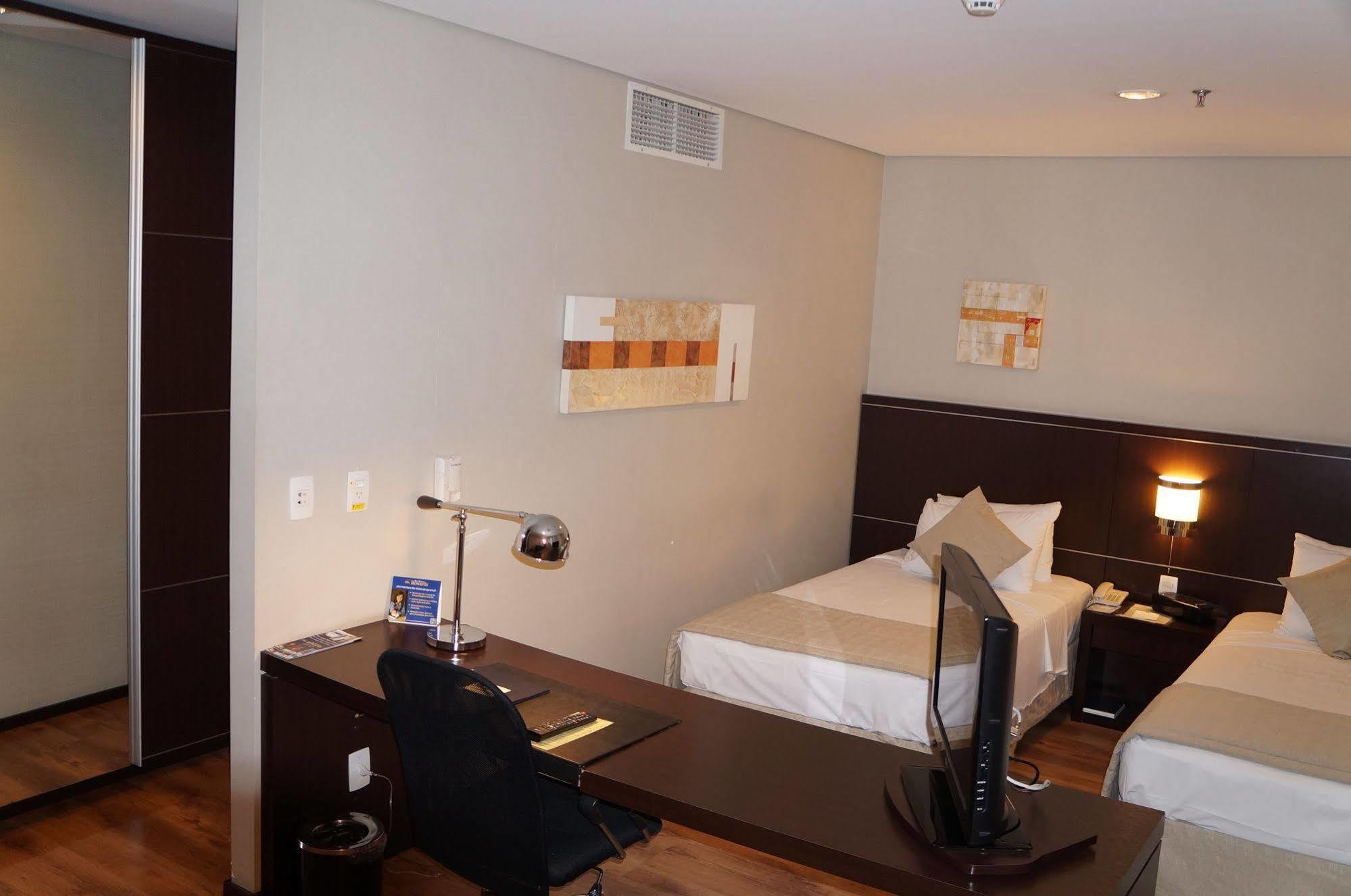 Travel Inn אוססקו מראה חיצוני תמונה