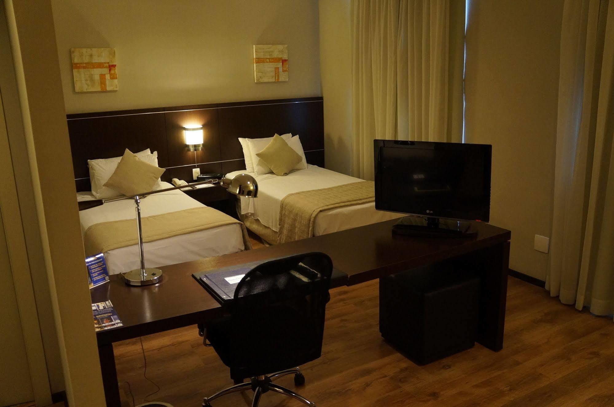 Travel Inn אוססקו מראה חיצוני תמונה